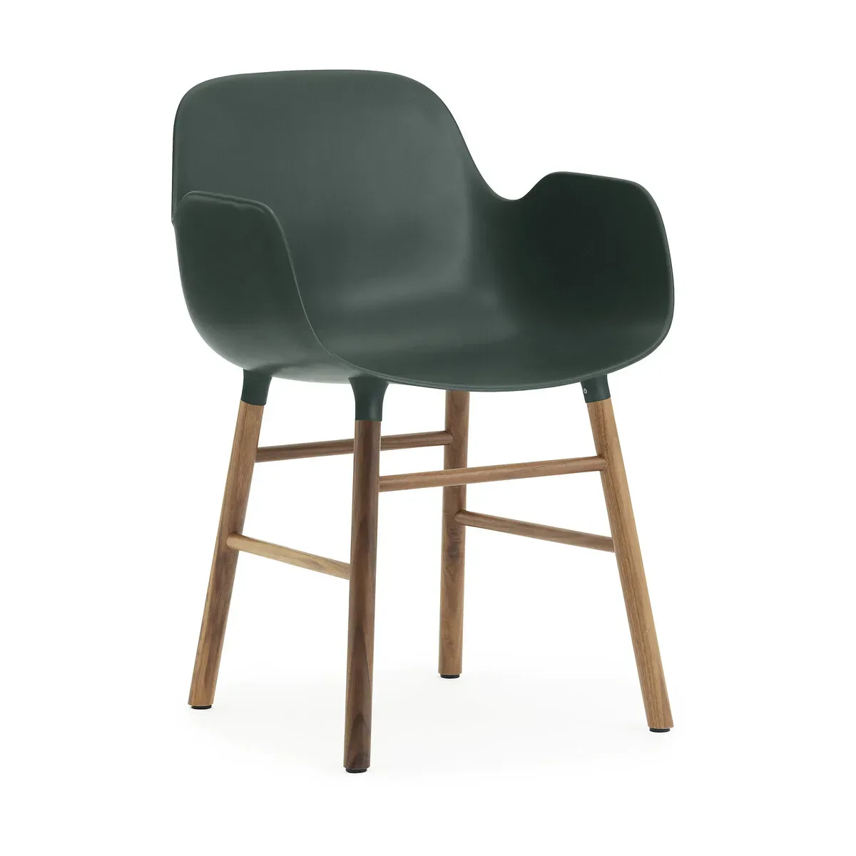 Chaise avec accoudoirs en noyer naturel et pp vert Form - Normann Copenhagen