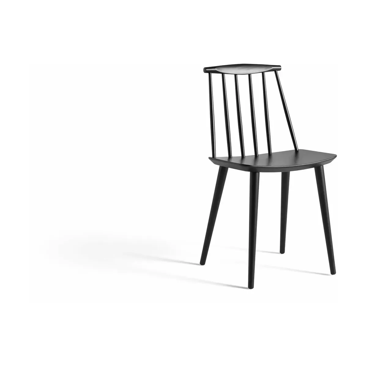 Chaise noire en bois de hêtre J77 - HAY