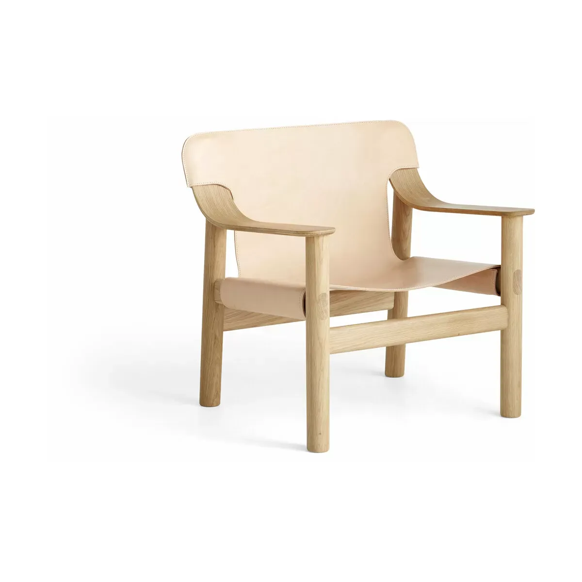 Fauteuil en chêne avec housse en cuir beige Bernard - HAY