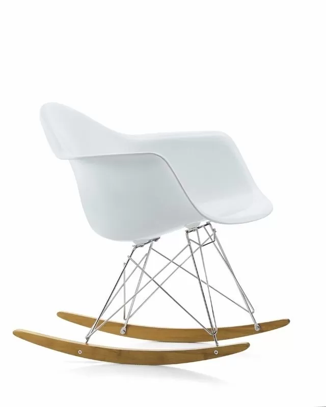 Vitra Chaise à bascule RAR Eames Plastic  - blanc - chromé - Patins Érable jaune
