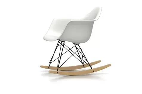 Vitra Chaise à bascule RAR Eames Plastic  - blanc - noir - Patins Érable jaune