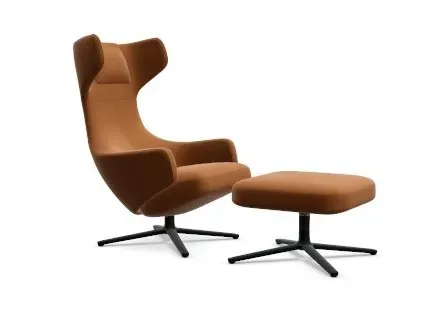 Vitra Fauteuil Grand Repos & Ottoman nouvelle édition - noir basique enduit de poudre - Cuir premium F cognac - Hauteur du siège 45 cm