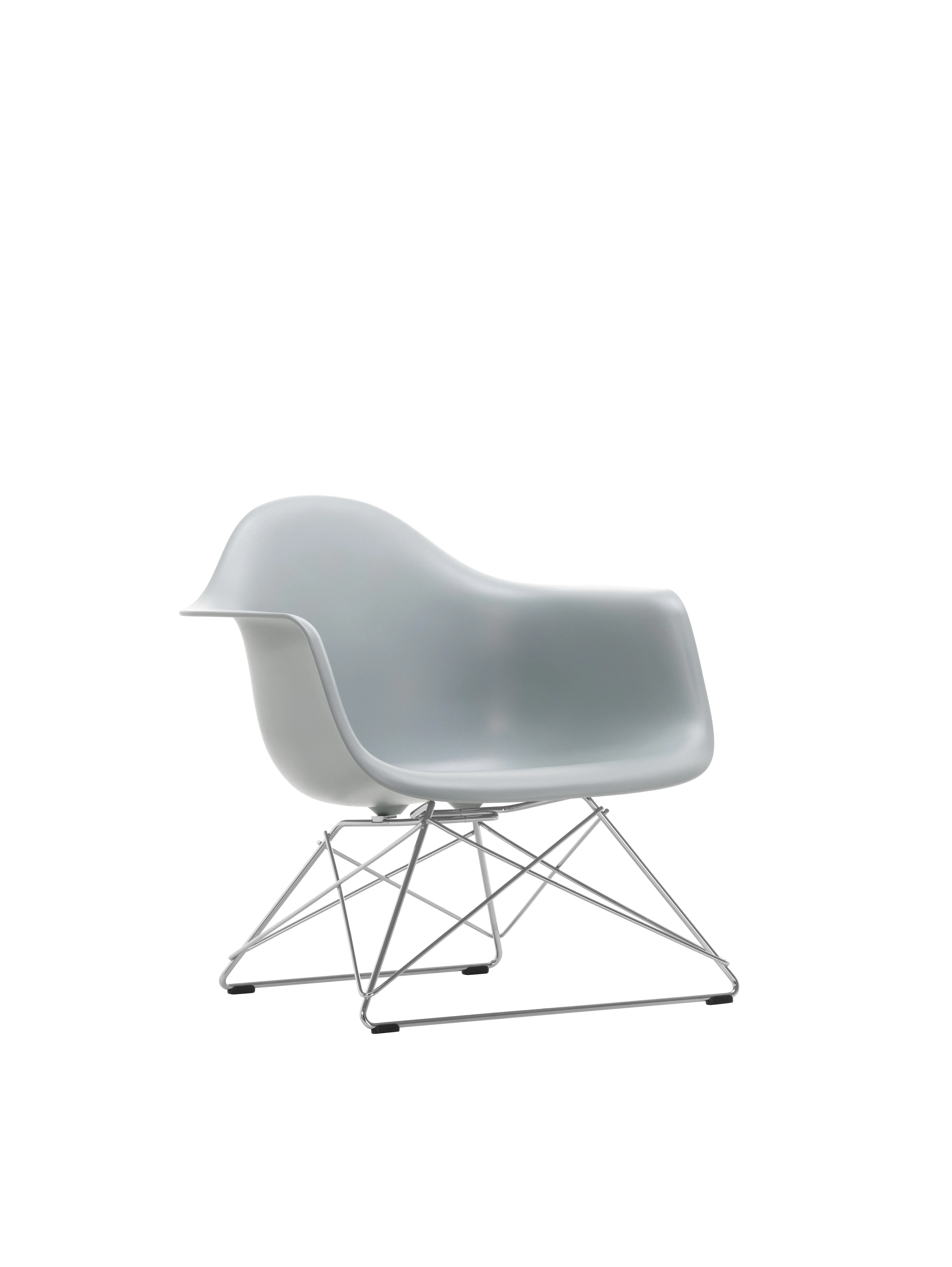 Vitra Fauteuil en plastique Eames LAR  - gris clair RE - chrome brillant