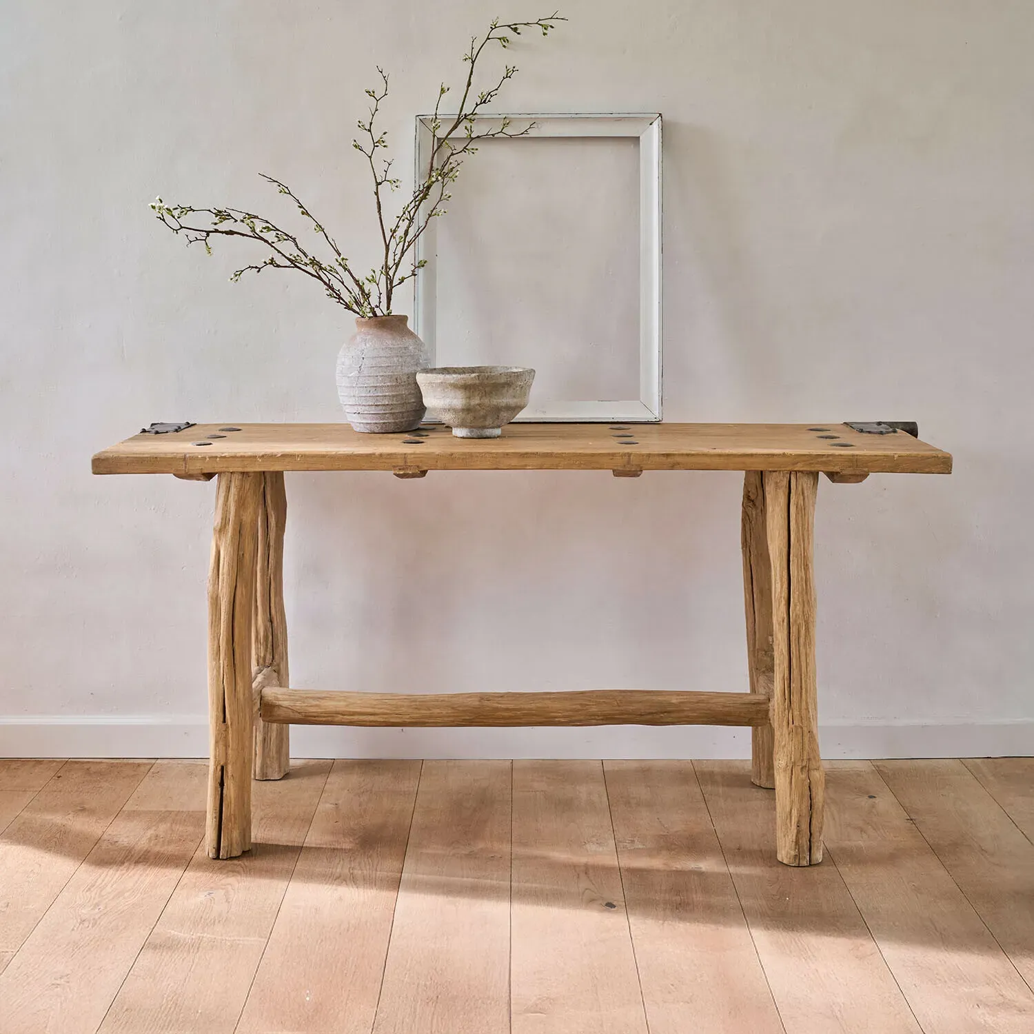 Table Crestmoore