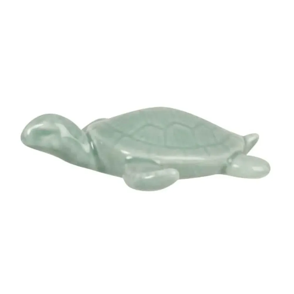 Statuette tortue en porcelaine bleu clair H2