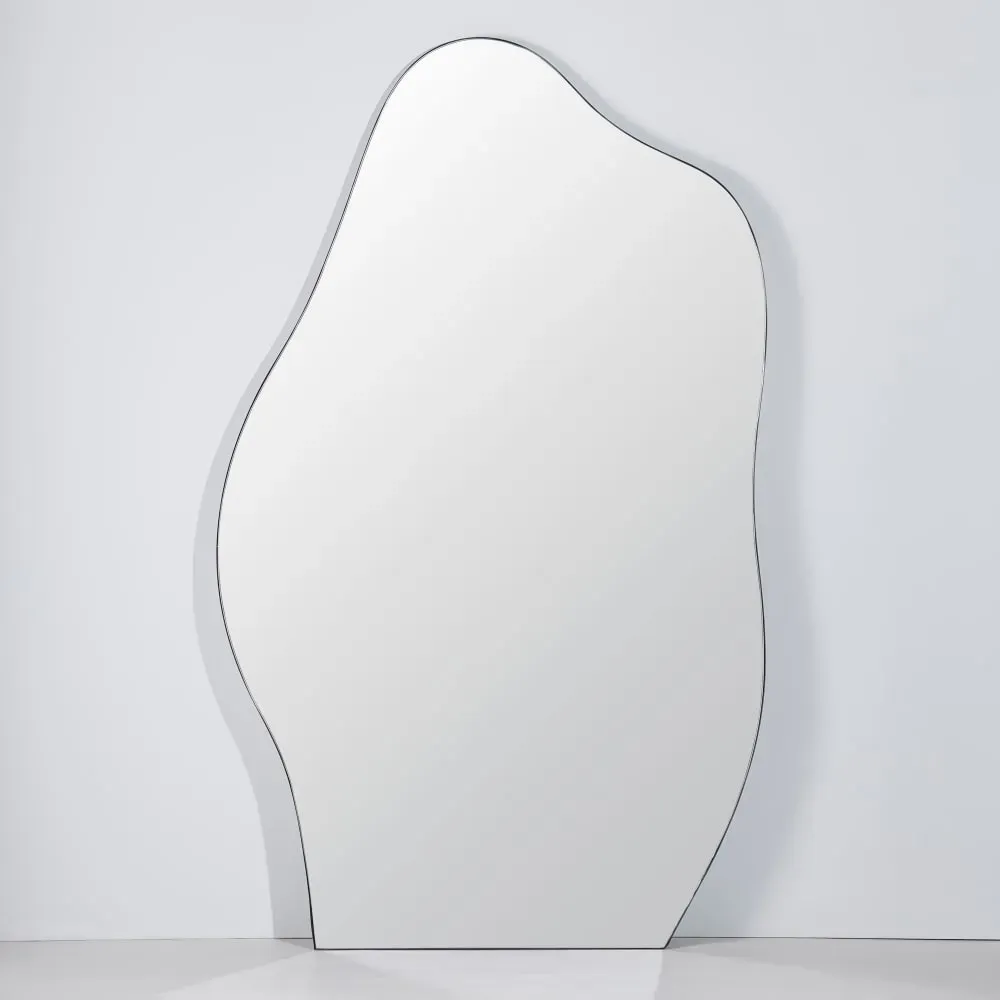 Grand miroir organique en acier noir 121x200