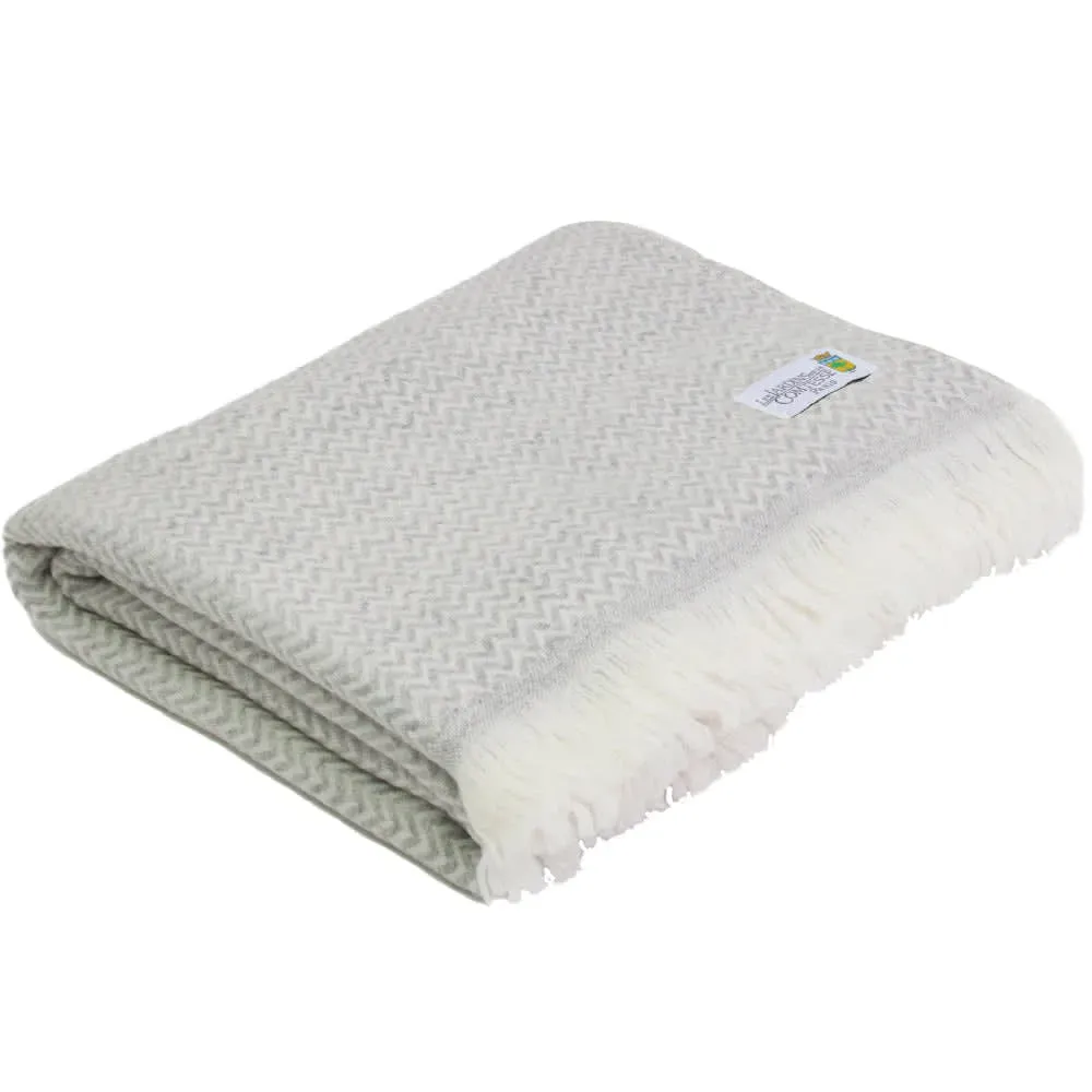 Plaid cachemire et laine chevrons gris argenté 130 x 230 cm