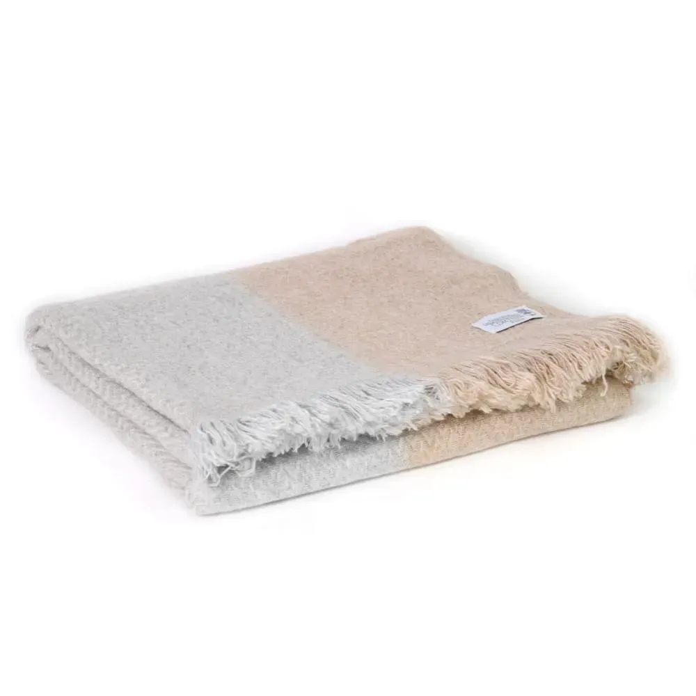 Plaid cachemire et laine chevrons gris camel 130 x 230 cm