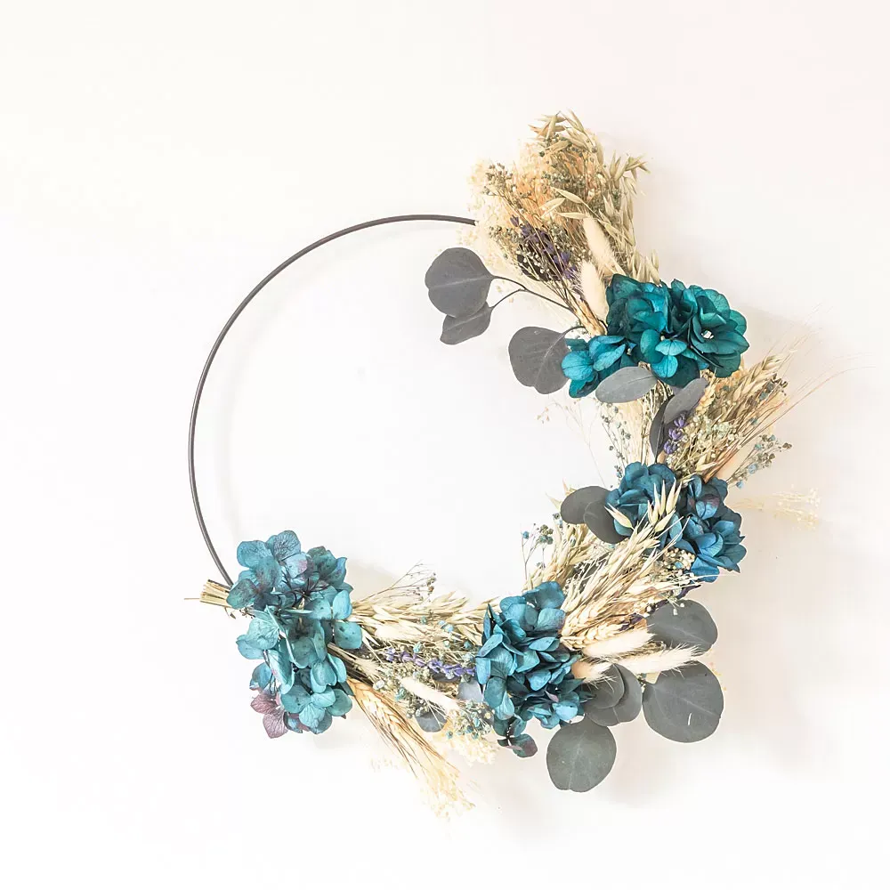 Couronne murale de fleurs séchées Holly Diamètre 20 cm.