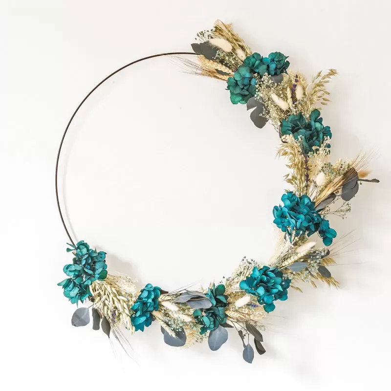 Couronne murale de fleurs séchées Holly Diamètre 50 cm.