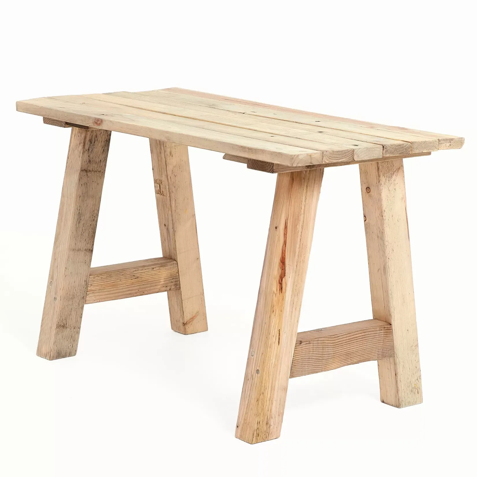 Bureau en bois  de couleur marron