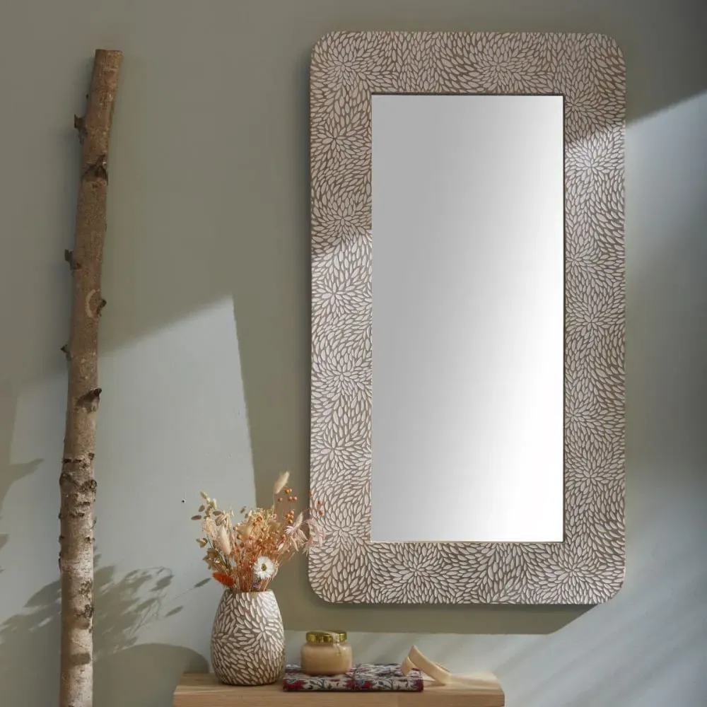 Miroir sculpté motif devant bois  91x51 cm