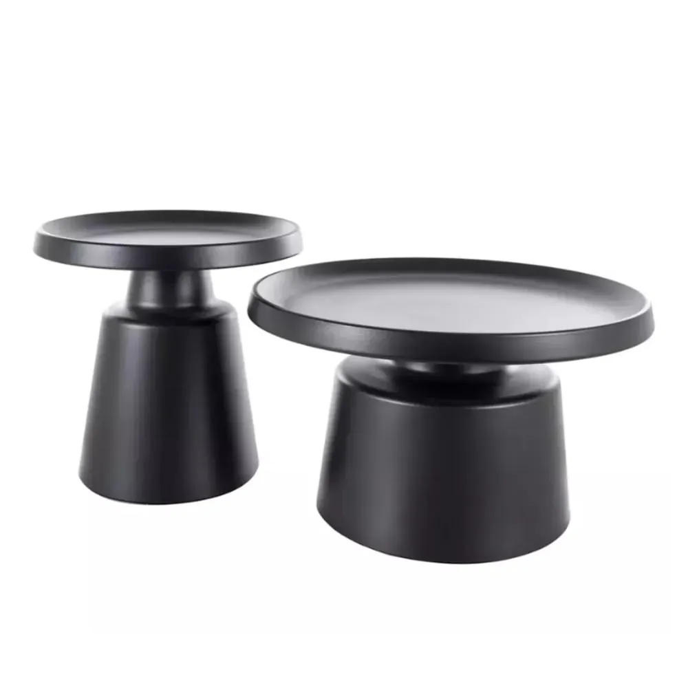 Deux tables basses rondes en métal noir mat design 70x70x39cm