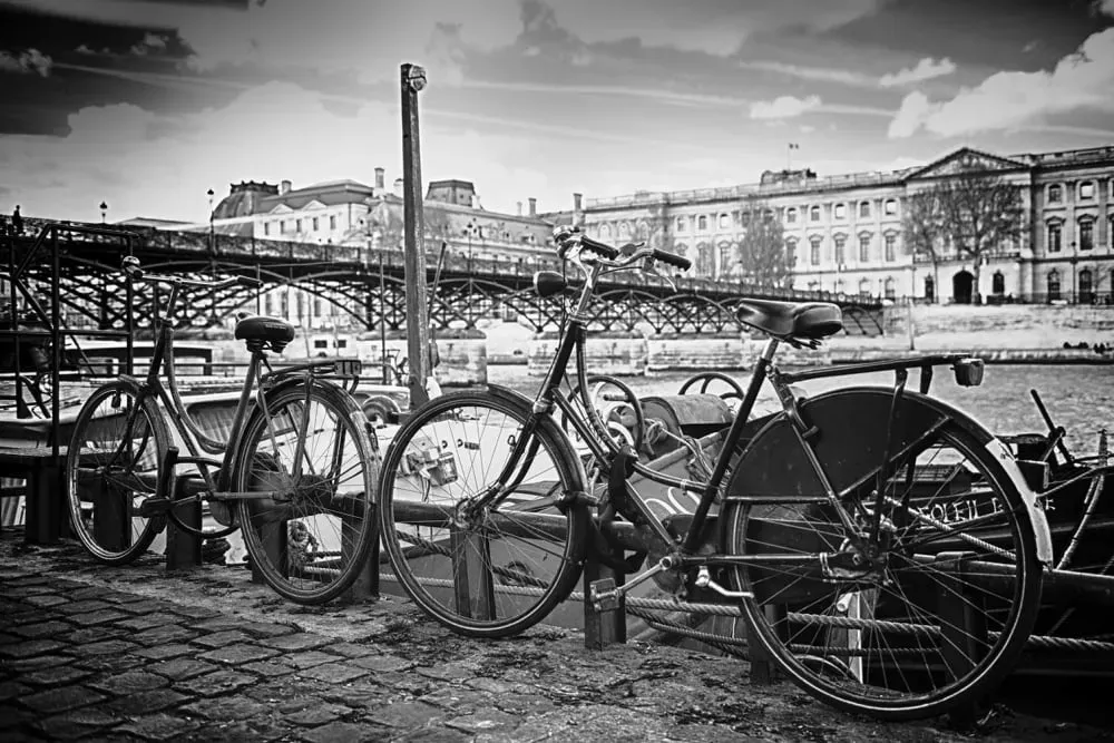 Tableau paris vélo au bord de seine  imprimé sur toile 90x60 cm