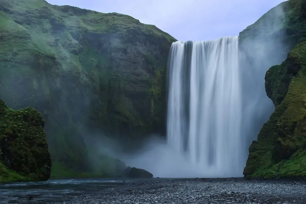 Tableau paysage cascade skogafoss islande  imprimé sur toile 90x60 cm