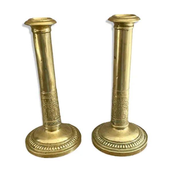 Paire de bougeoirs en laiton