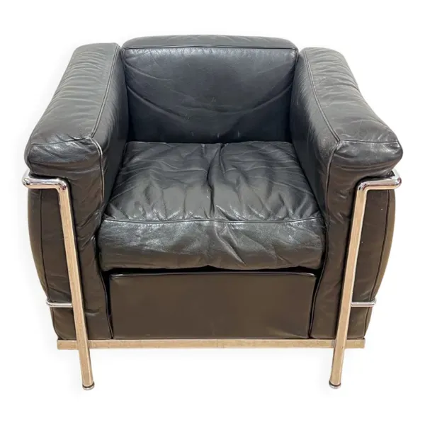 Fauteuil LC2 en cuir noir avec cadre chromé par Le Corbusier pour Cassina, 1965