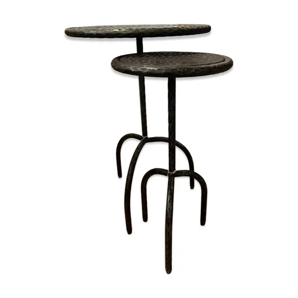 Set de tables en métal martelé