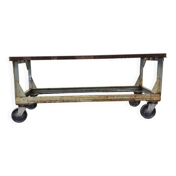 Table / établi industriel en métal sur roulettes, milieu XXᵉ siècle