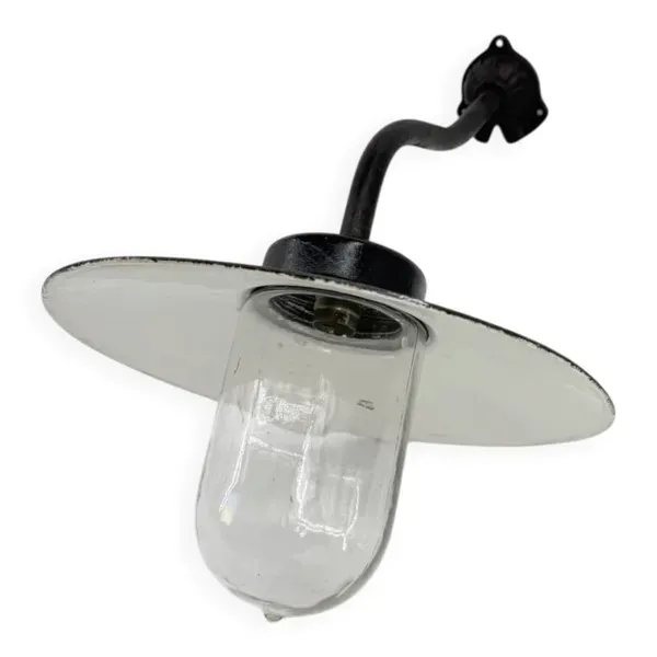 Lampe de cour