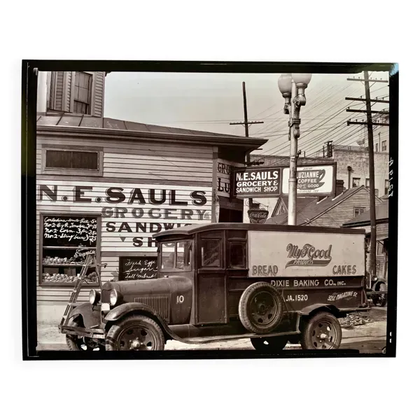 Photographie ''Coin de rue à La Nouvelle-Orléans, devanture de la sandwicherie N.E. Saul’