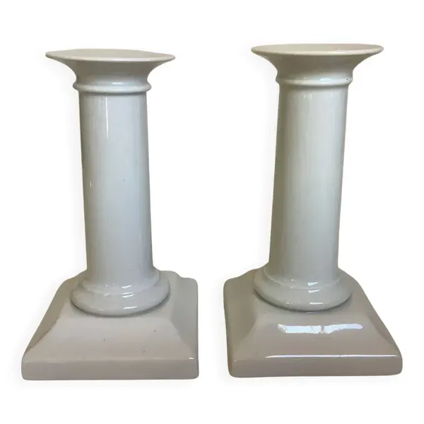 Paire de bougeoirs colonnes