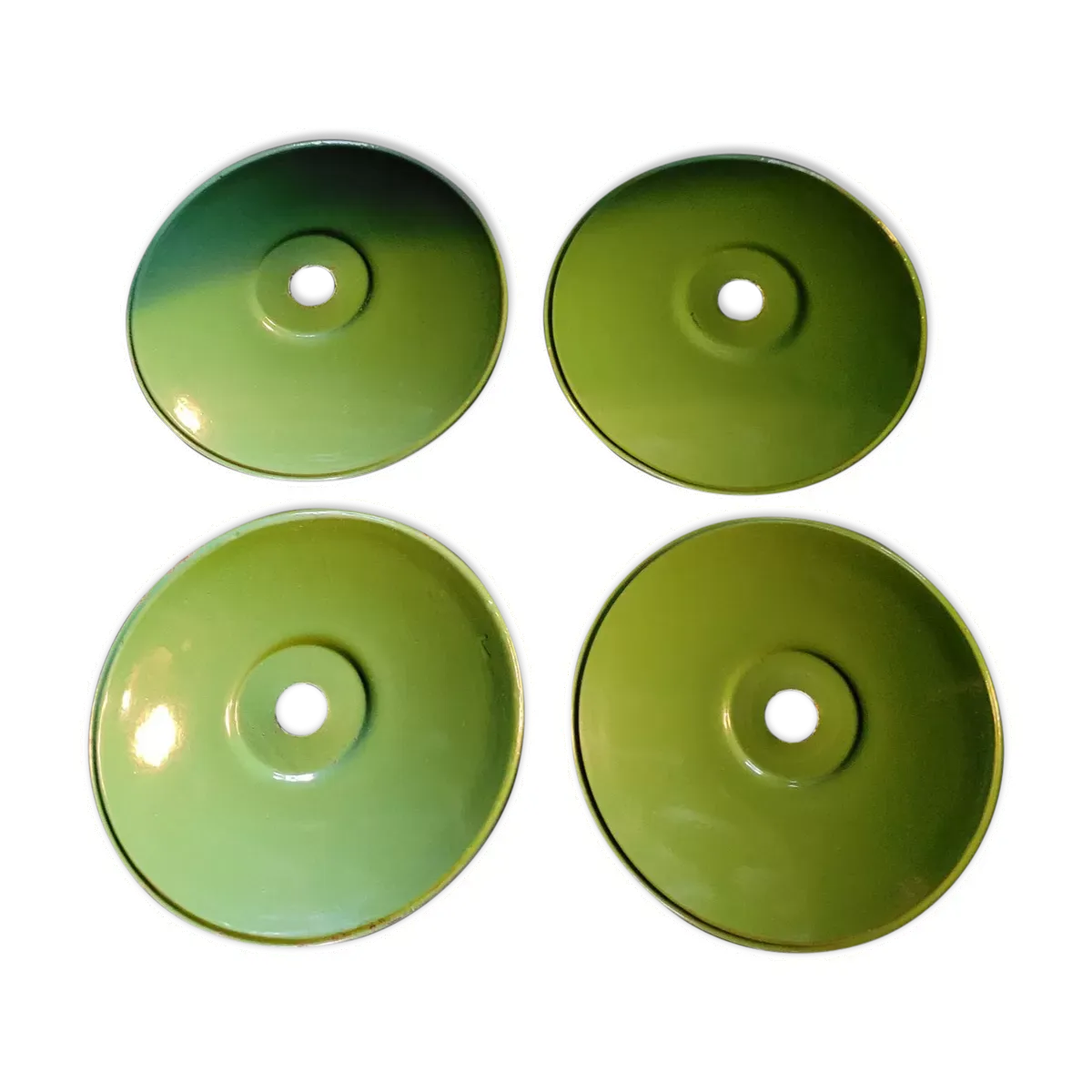 Quatre gamelles industrielles