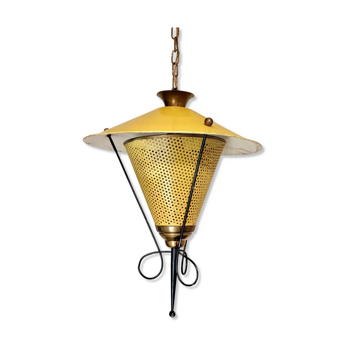 Suspension en tôle perforée