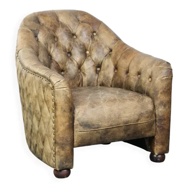 Fauteuil club Chesterfield en cuir de vache unique avec une belle combinaison de couleurs.