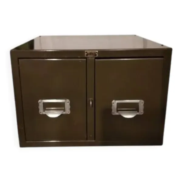 Petit meuble de rangement industriel