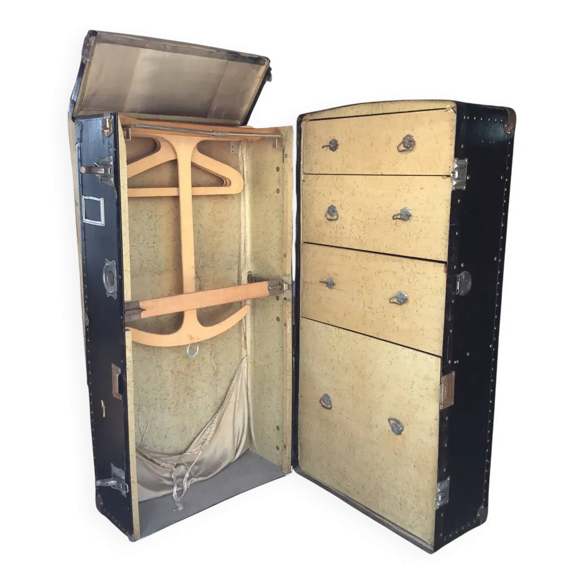 Malle de cabine ancienne verticale – 109 cm – intérieur parchemin