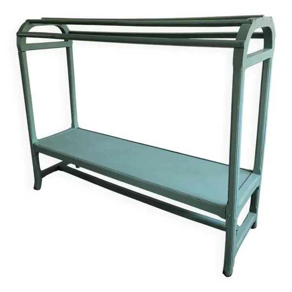 Vestiaire d’entrée, portant « Jette-habits »