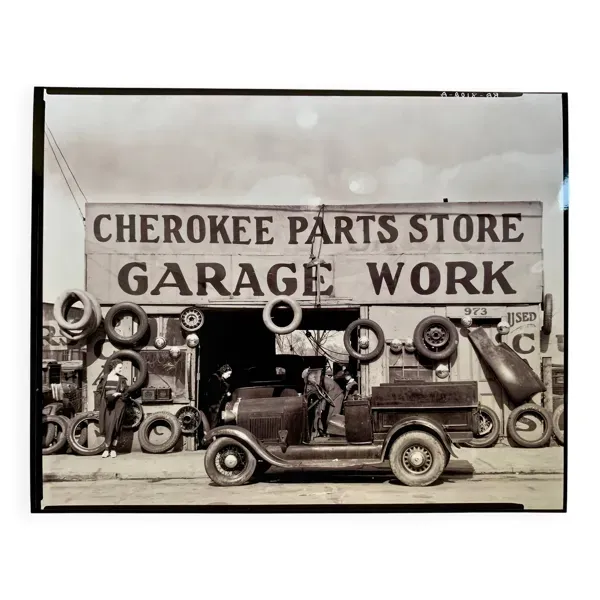 Photographie d’art Walker Evans – ''Garage in Southern City Outskirts'', 1936