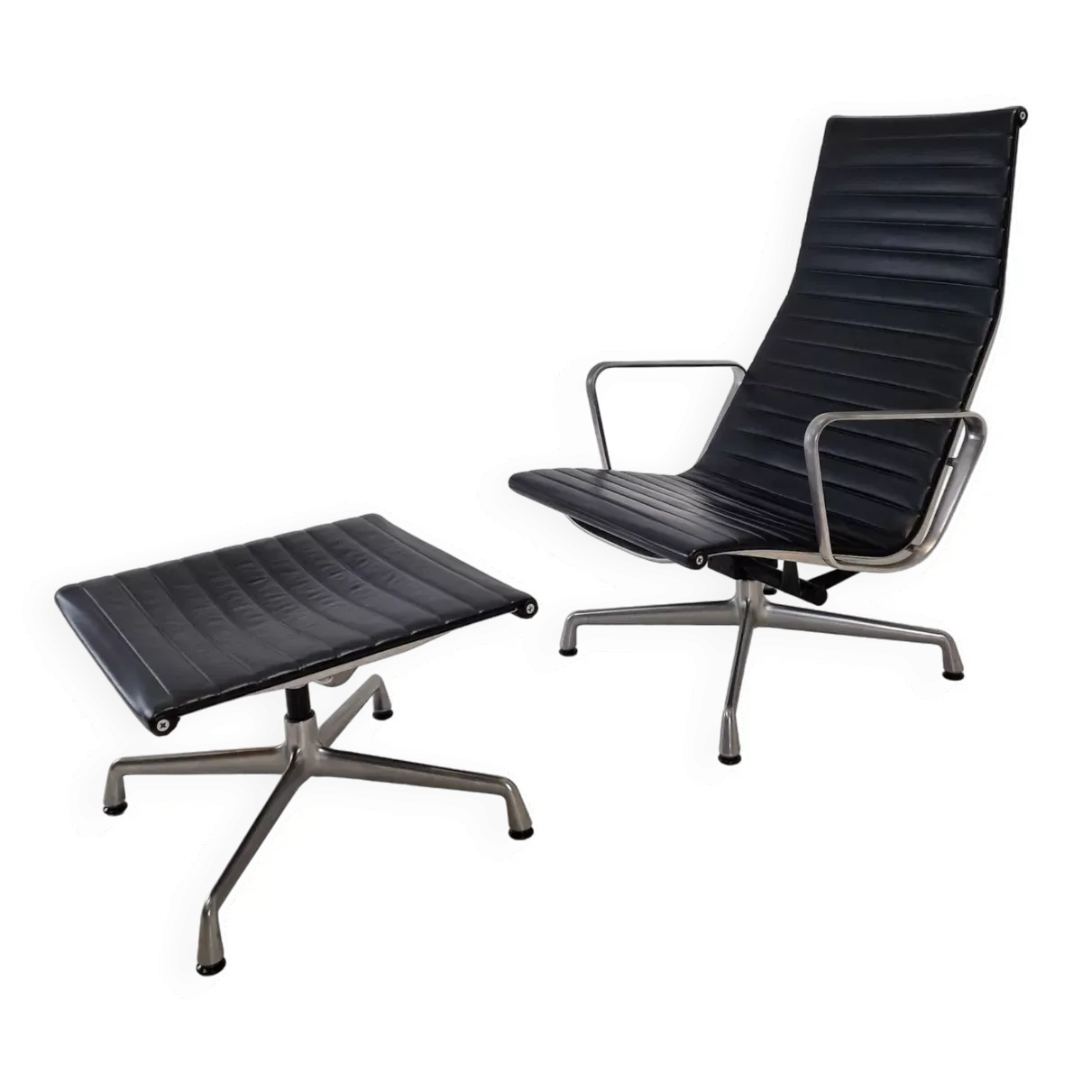 Model EA 124 + 125 Vitra Lounge Chair and Ottoman by Charles & Ray Eames