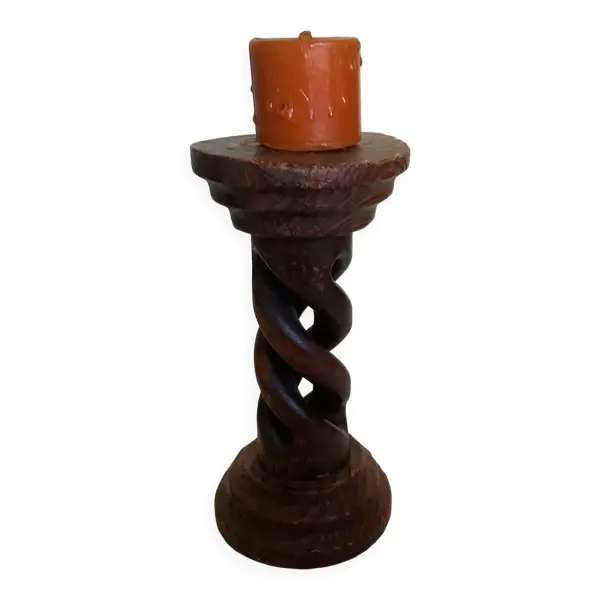 Bougeoir en bois torsadé