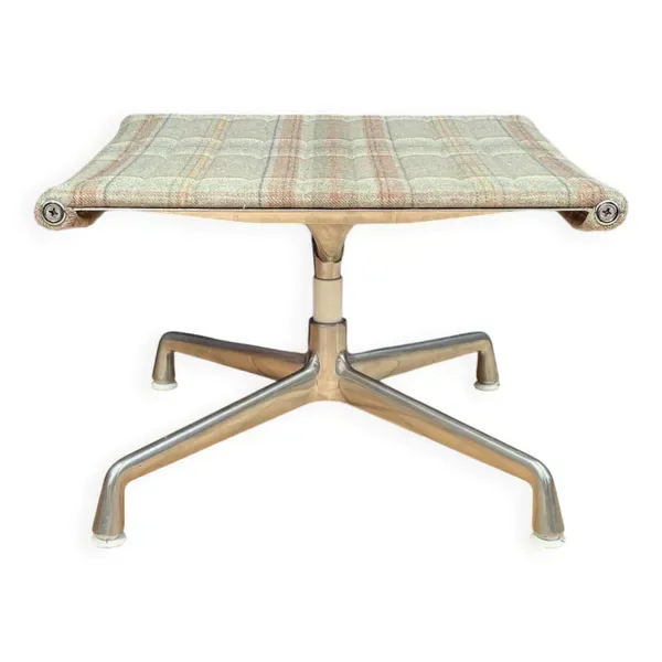 EA 125 Footstool by Charles & Ray Eames, Vitra, Switzerland