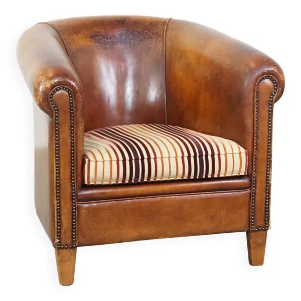 Fauteuil club vintage couleur cognac en cuir de mouton
