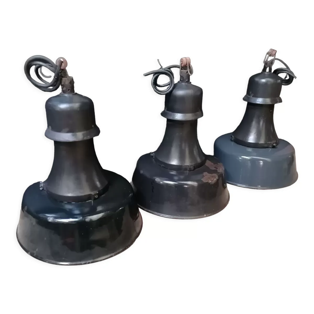 Suspensions industrielles en métal émaillé , années 50