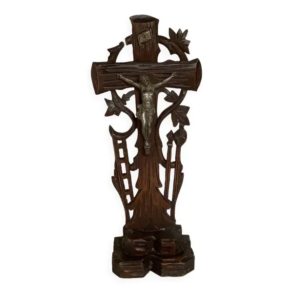 Ancien crucifix style forêt noire