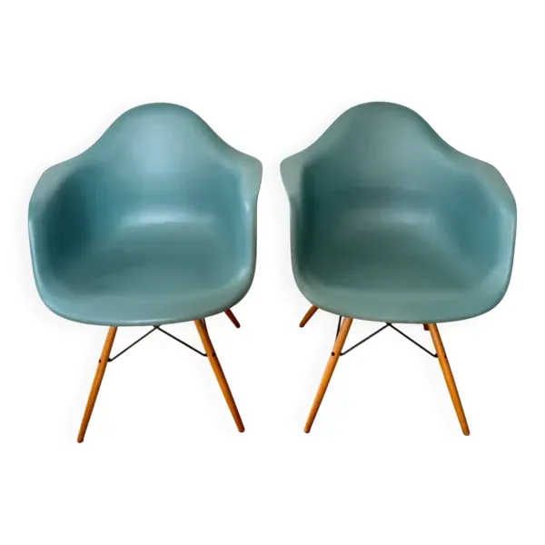 2 fauteui Vitra par Eames