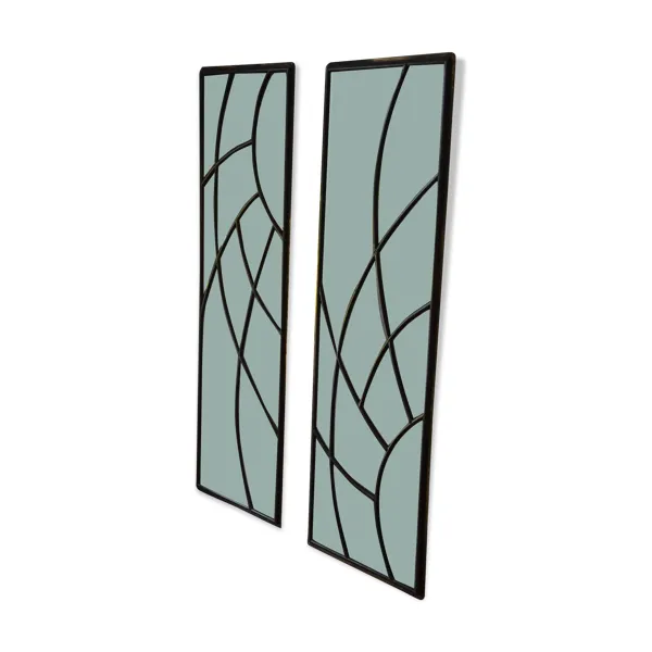 Deux vitraux en verre biseauté et laiton