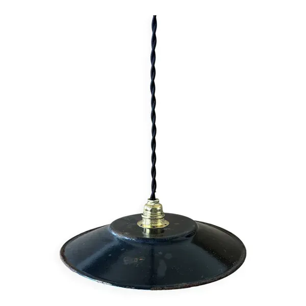 Suspension industrielle noire ancienne