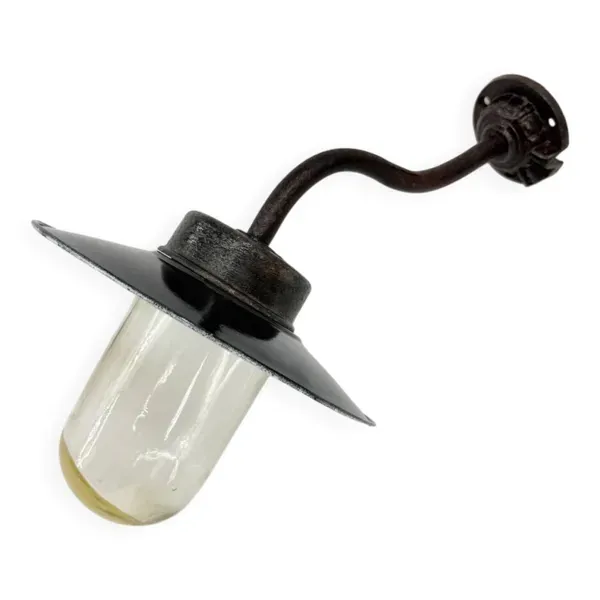 Lampe de cour