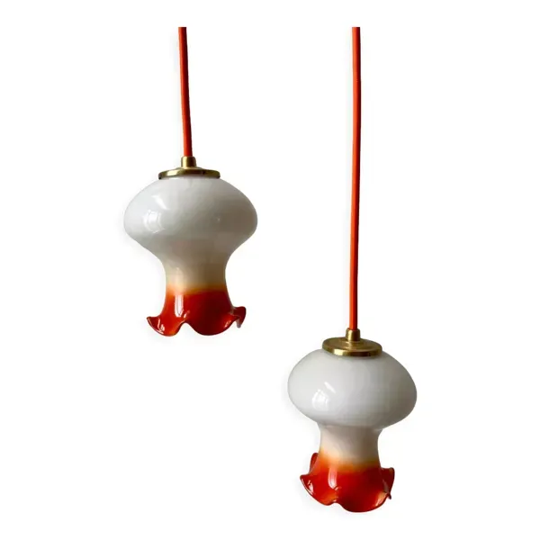 Paire de suspensions tulipes en opaline orange dégradé fil orange années 70