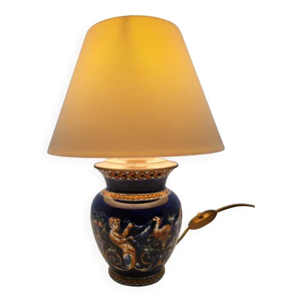 Lampe de table faïence de Gien décor Renaissance fond bleu