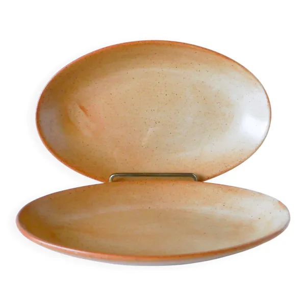 Paire de petits plats ovals en grès, 1970