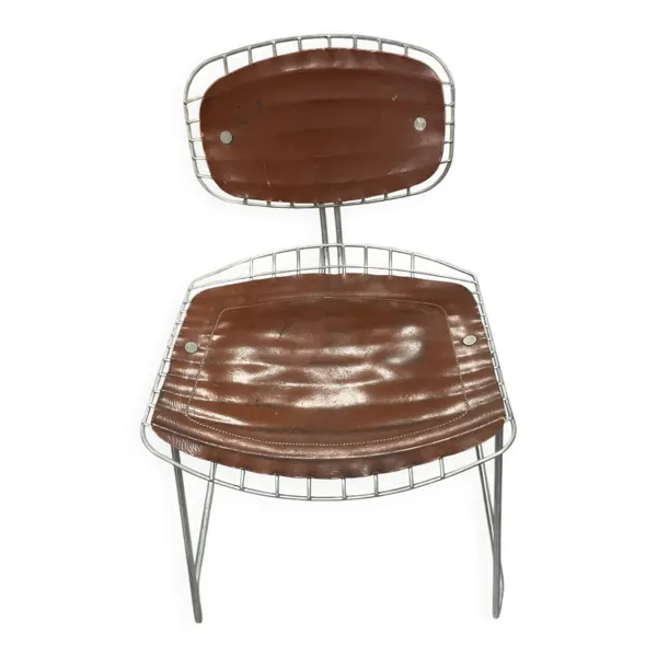 Chaise Beaubourg par Michel Cadestin et Georges Laurent pour la bibliothèque du centre Pompidou