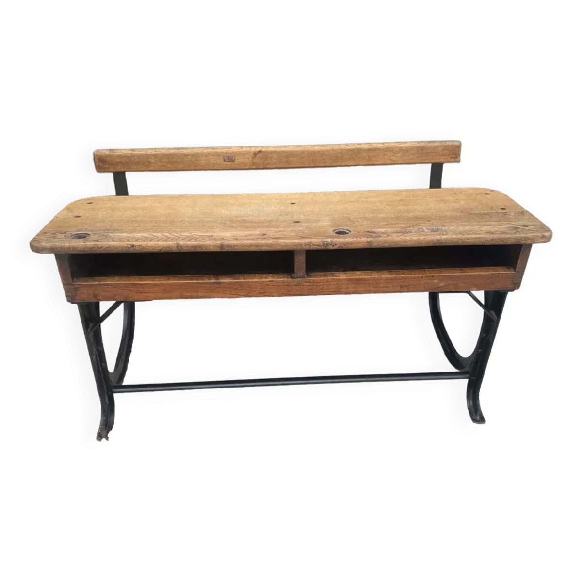 Bureau d’écolier avec banc