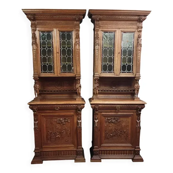 Rare paire de buffets deux corps de style Renaissance