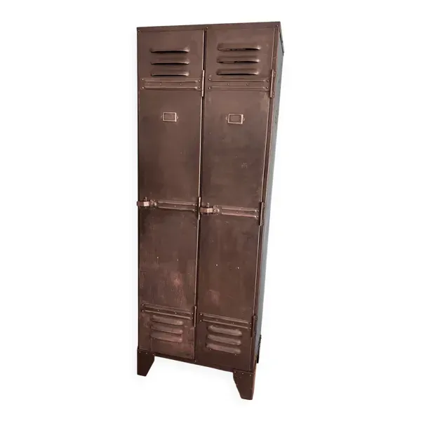 Vestiaire industriel double porte (vers 1920)